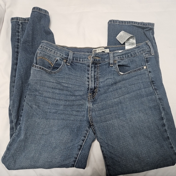 Levis 505 Straight Leg Medium Wash Mid Rise Jeans! - Picture 2 of 7